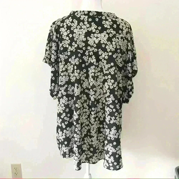 Avenue Gray & Yellow Floral Zip Blouse - Picture 5 of 6